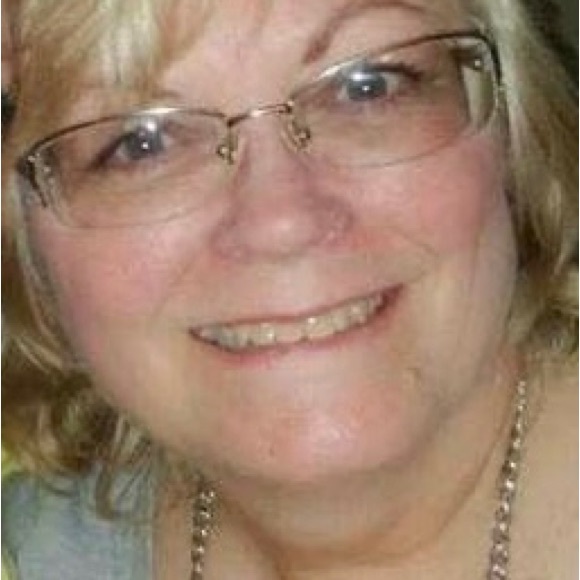 Meet your Posher, Deborah - Picture 10 of 16